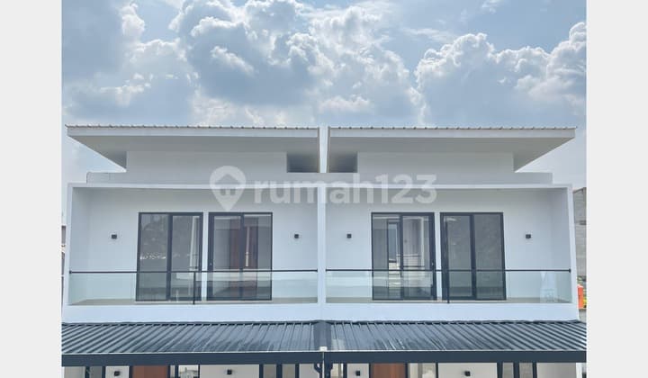 Rumah Baru Lokasi Strategis dikelilingi 3 stasiun dan Tol
