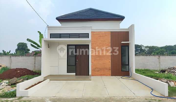 Modern New House by the Road, 15 Minutes Access to Cimanggis Toll Road