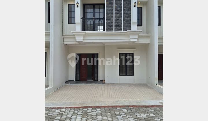 Rumah Modern Siap Huni akses di pusat kota Depok dekat ke stasiun