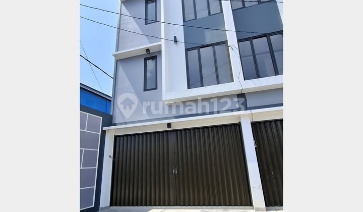 Ruko Siap Huni Lokasi pinggir jalan 10 menit ke LRT&Tol Cibubur