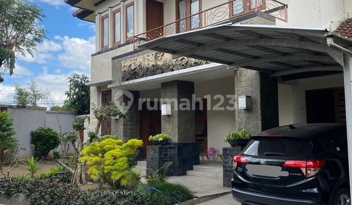 RUMAH MEWAH DALAM PERUMAHAN ELITE DEKAT AMBARUKMO 10 MIN KE UGM