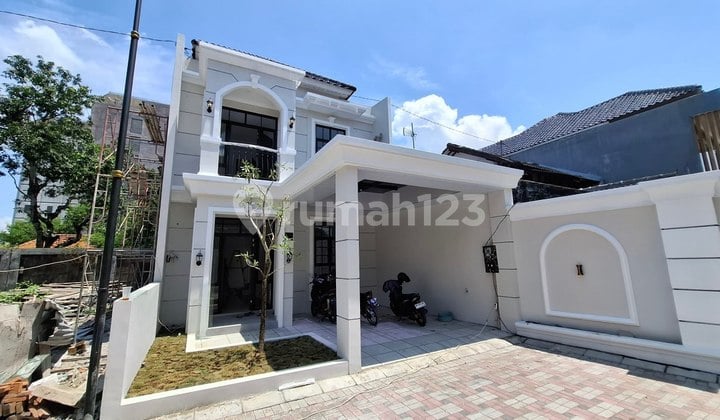 RUMAH MEWAH TOWNHOUSE PUSAT KOTA YOGYAKARTA DEKAT KAMPUS UGM