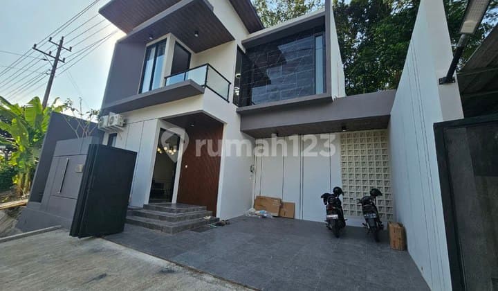RUMAH MEWAH FULLY FURNISHED JAKAL - JL PALAGAN DEKAT KAMPUS UGM