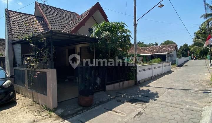 Rumah Dijual Banyuraden Gamping Sleman Siap Huni Dekat Tugu Jogja