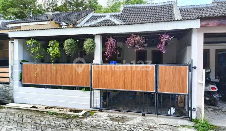 DIJUAL CEPAT RUMAH FULL FURNISHED PERUMAHAN BANGUNTAPAN DEKAT UAD