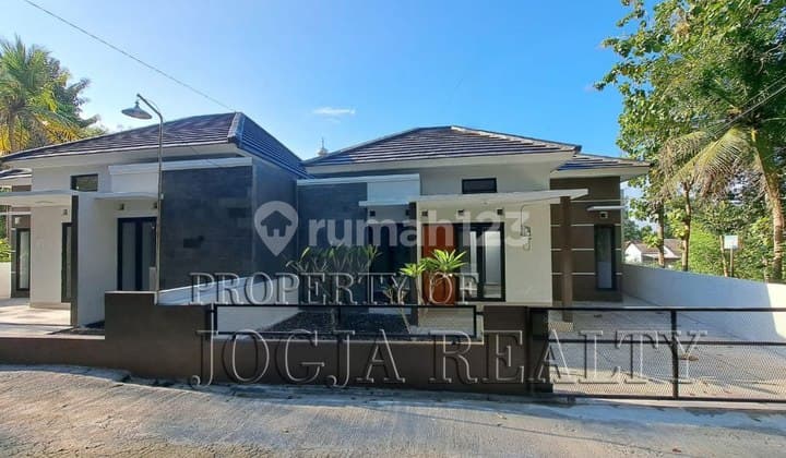 DIJUAL MURAH RUMAH BARU SIAP HUNI BANGUNJIWO DEKAT KAMPUS UMY