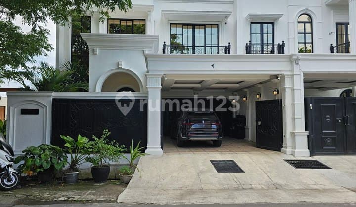 DIJUAL CEPAT RUMAH MEWAH SIAP HUNI ADA KOLAM RENANG FURNISHED