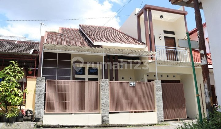 RUMAH 2 LANTAI LUAS PERUMAHAN PURWOMARTANI JOGJA SHM IMB BISA KPR