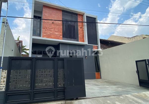 Rumah Mewah 2 Lantai Turun Harga Panggungharjo Dekat Kampus Uad