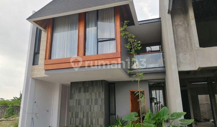 RUMAH MEWAH PERUMAHAN ELIT DALAM RINGROAD DEKAT KAMPUS KOTA JOGJA
