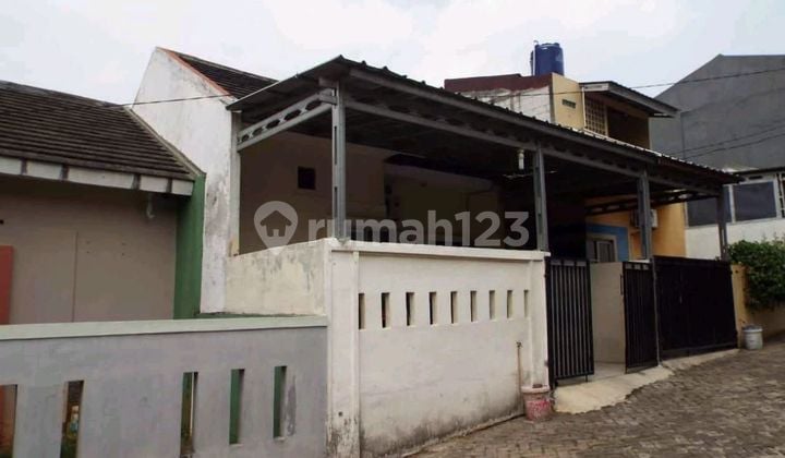 Rumah Secondary Terawat Dekat Pintu Tol Bintaro