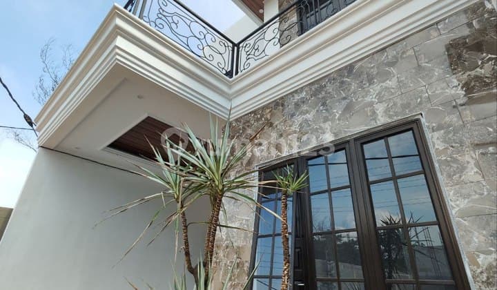 Rumah Desain Eropa Modern 2 Lantai Dekat Pintu Tol Cisalak Depok