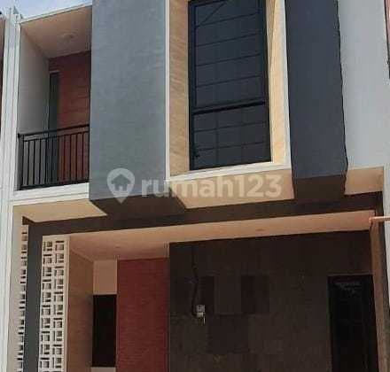 Rumah Bagus Unfurnished SHM di Jl Putri Tunggal, Depok