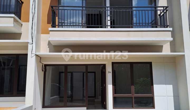 Rumah 2 Lantai Bagus SHM di Jl Raya Cinere, Depok