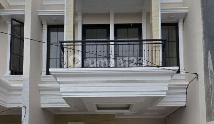 Rumah 2 Lantai Bagus SHM lokasi di dekat mal pesona square