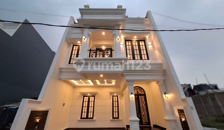 Rumah 3 Lantai SHM Bagus hadap Timur dekat pintu tol brigift