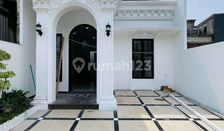 Single-Story House with Classic Modern Design Near Depok Station