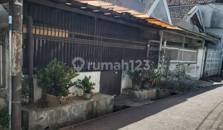 Rumah 6x17 M Di Tamansari, Jakarta Barat