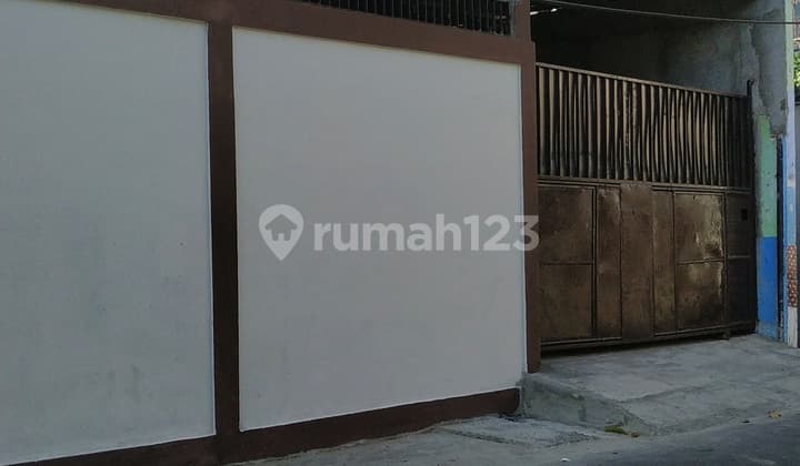 Gudang di Karang Anyar