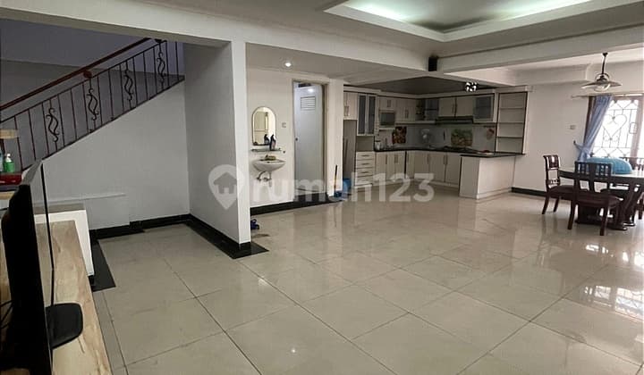 Dijual Rumah Town House Rajawali Condominium, Jakpus