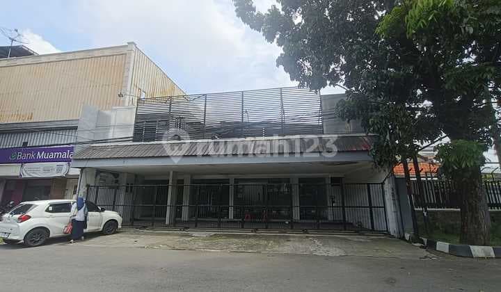 Strategic Main Road Ruko Former Bank, in front of Adi Husada Hospital, Undaan.