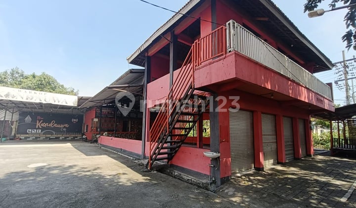 Strategic Raya Menganti Ruko Ex Resto Cafe, Next to Toko Remaja, Near Pasar Benowo Surabaya.