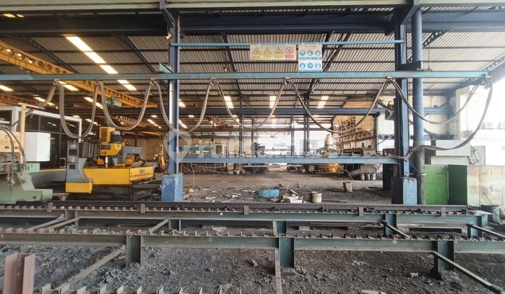 Affordable Stock of Strategic Steel Factory on Raya Driyorejo Near Surabaya