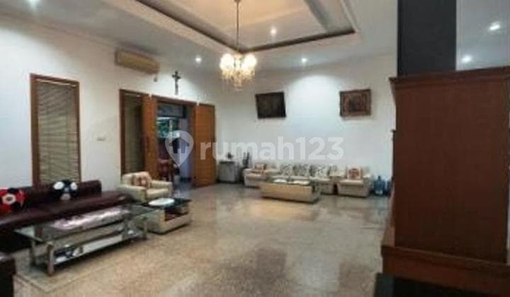 Rumah Mewah 1 Lantai Furnished SHM Kayu Putih Tengah Jakarta Timur 3 Kamar Tidur
