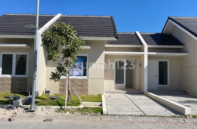 New Unfurnished House in Gem City Akr Block G, Garnet Palace Cluster, Gresik, Gresik