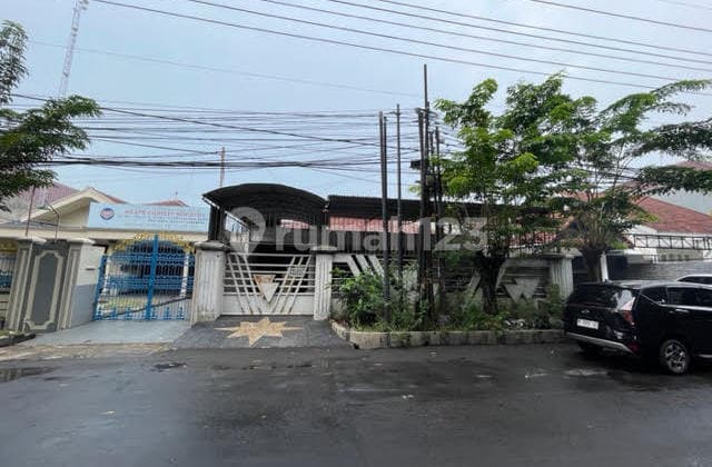 Rumah Disewaka di Raya Sukomanunggal Jaya Blok Bb, Surabaya