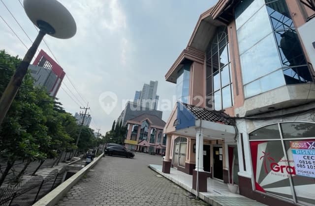 For Rent: Beverly Park Shop House on Jl. Hr Muhammad, Surabaya