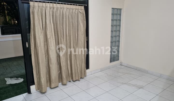 Rumah Sewa 2 Lantai Di Permata Buana Dengan Lokasi Bagus Dekat Sekolah