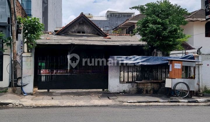 Rumah Tua Hitung Tanah Dengan Lokasi Persis Seberang Universitas Binus