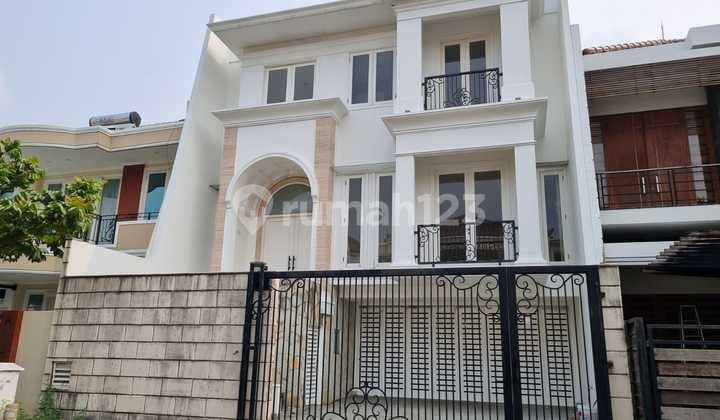 Rumah baru 3 lantai di Puri indah dengan lokasi bagus dan premium