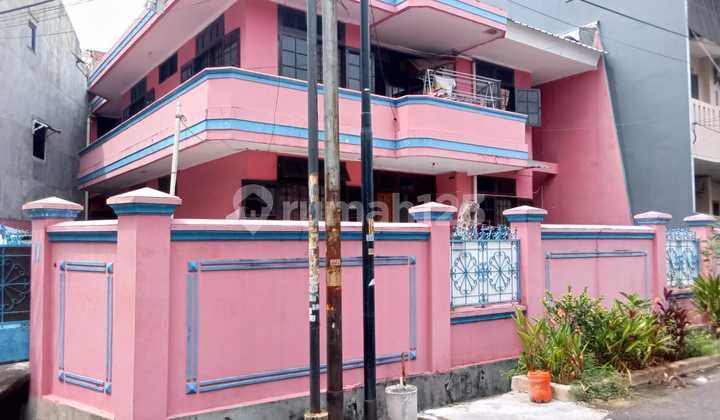 Rumah kos lama dengan 11 kamar tidur di Tanjung Duren dekat dengan kampus