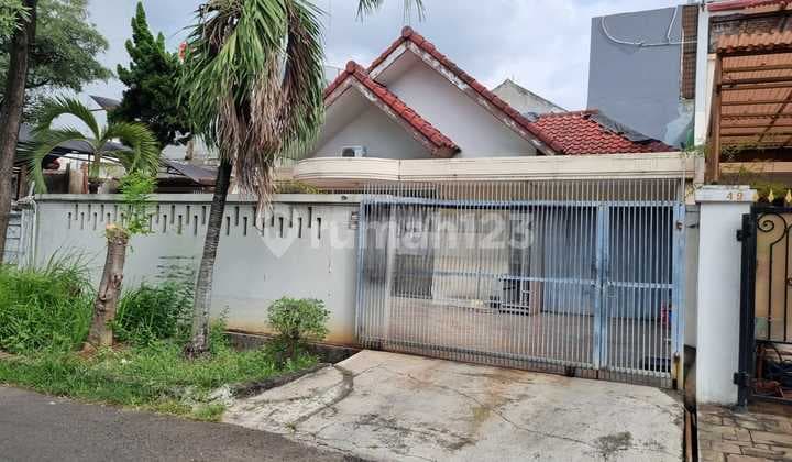 Rumah hitung tanah di Permata buana dengan harga menarik