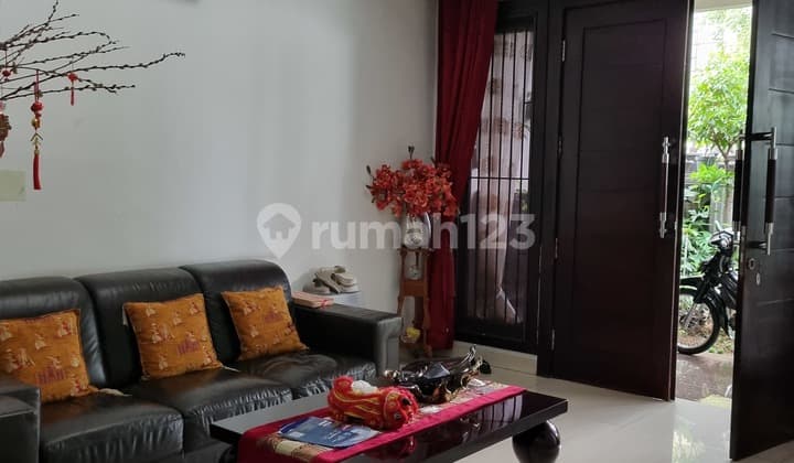 Rumah Bagus Sekali 2,5 Lantai Di Permata Buana... Cocok Juga Untuk.lokasi Usaha