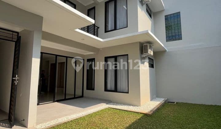 Disewakan Rumah Cluster Taman Beverly Lippo Cikarang