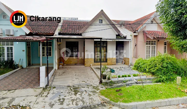 For Sale and For Rent Houses in Beverly Lippo Cikarang, Excellent.