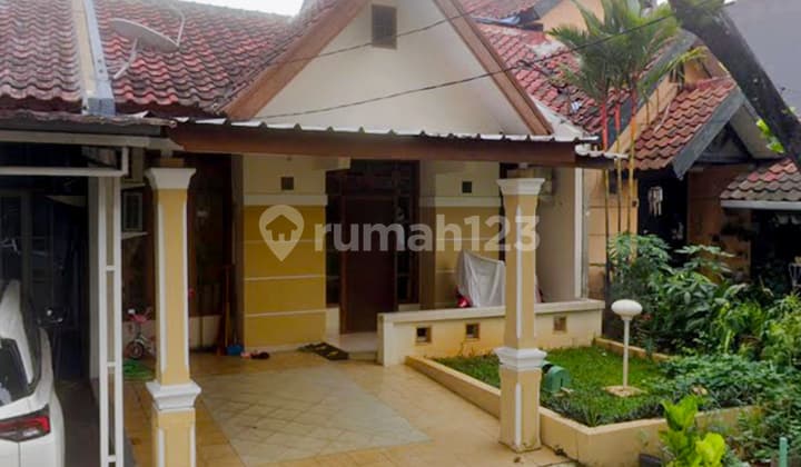 Sewa Rumah dengan 3+1 Kamar Tidur Cluster Beverly Lippo Cikarang