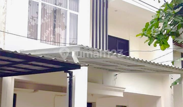 House in Beverly Cluster for Rent, Semi-Furnished, 4 + 1 Bedrooms.