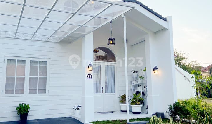 Dijual Rumah Rapih Bersih Siap Huni di Beverly Lippo Cikarang