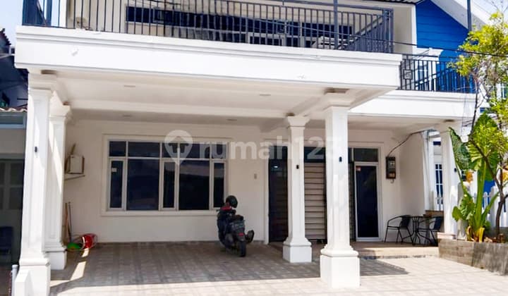 Disewakan Rumah 5+1 KT Full Furnished Meadow Green Lippo Cikarang