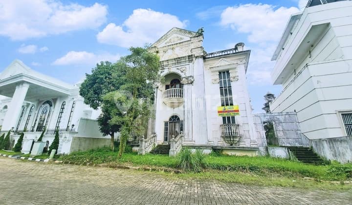 Rumah di Komplek Royal Sumatera di Jalan Jamin Ginting
