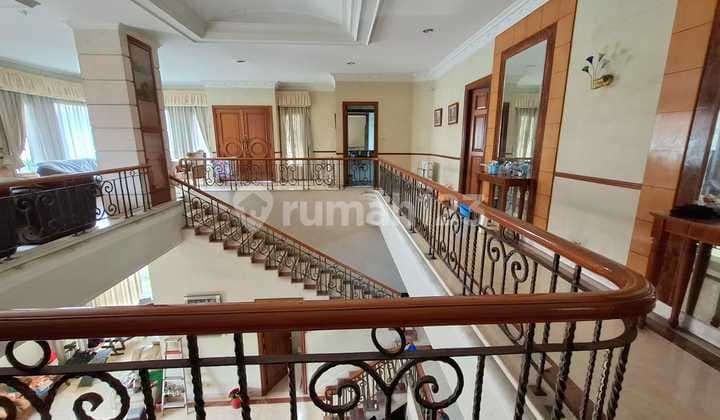 Family Mansion Hoek di Sunter Paradise 3 – Pencahayaan Mewah, Nego
