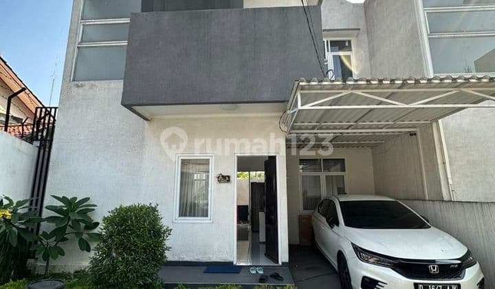 Nice semi-furnished house in Kopo Permai, South Bandung.
