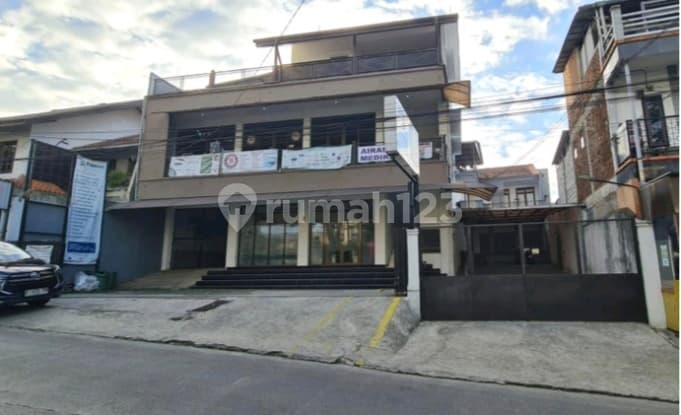 Rumahmulti Fungsi di Mainroad Jalan Sukahaji Bandung