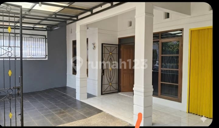 Rumah Renovaai Luas Siap Hini di Taman Kopo Indah 3 Bandung
