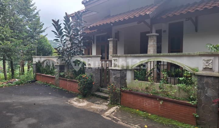 Rumah Tengah Kota Asri Nyaman.luas Berview