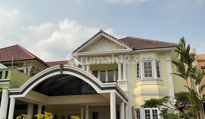 Runah 2 Lantai Ada Kolam Renang Siap Huni